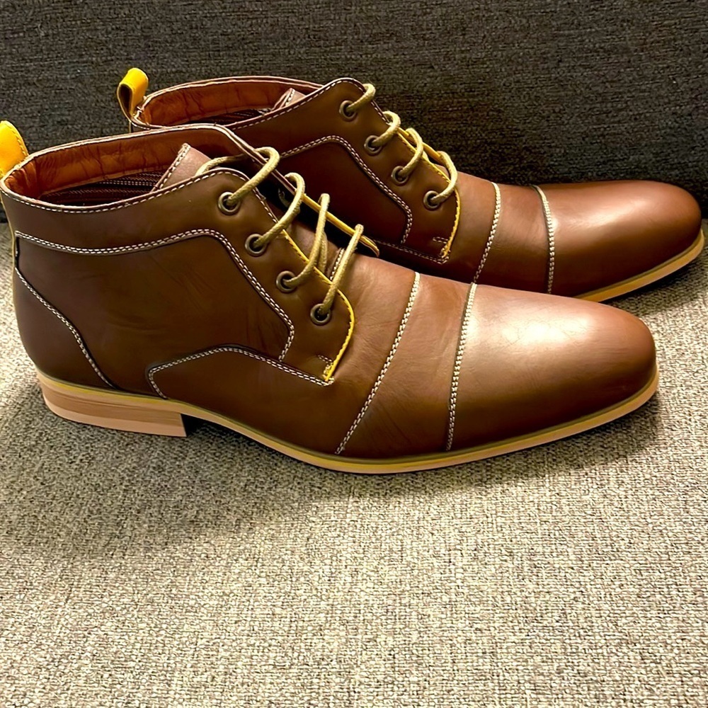Men’s Ferro Aldo Brown Boots Light Soles Size 10